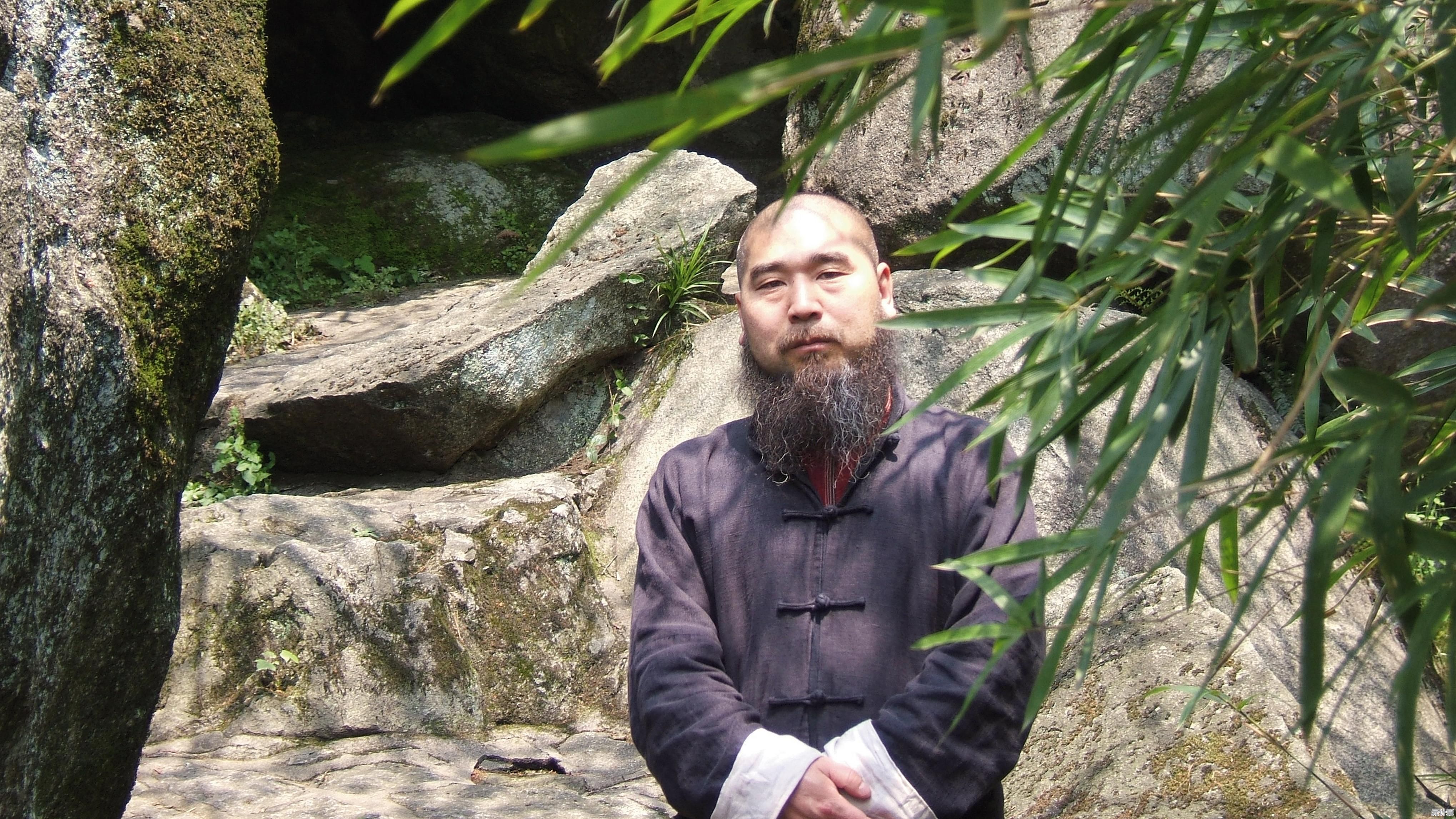 炉石传说亚服：想体验智慧对决的快感？这款暴雪手游你怎能错过！