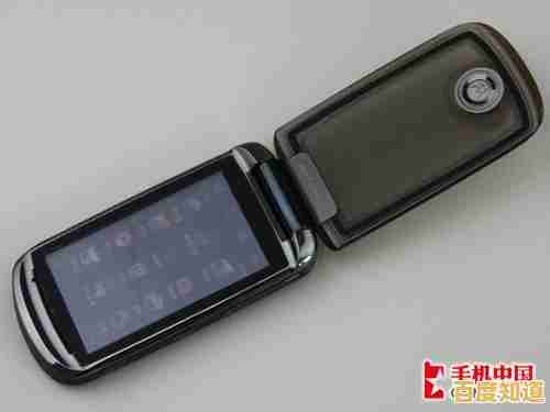 摩托罗拉翻盖手机：经典设计与现代科技的优雅融合