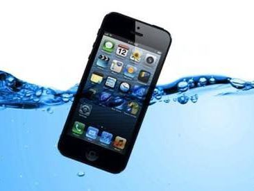 手机进水别慌张,试试这些急救步骤让它重获新生! 手机进水别慌张,试试这些急救步骤让它重获新生!