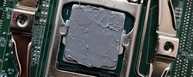 小鱼详细讲解CPU硅胶涂抹技巧,让散热更均匀持久 小鱼详细讲解CPU硅胶涂抹技巧,让散热更均匀持久