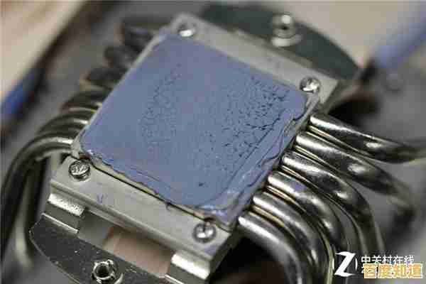 小鱼详细讲解CPU硅胶涂抹技巧，让散热更均匀持久